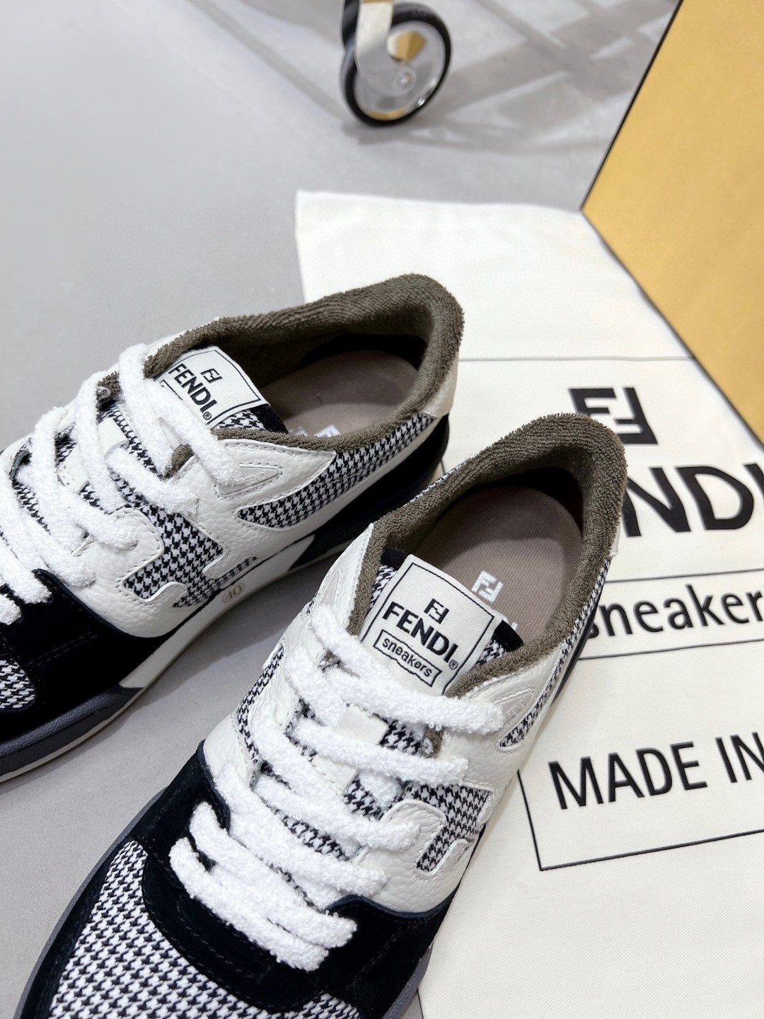 F**di FD F**di Match Low Tops Sneakers Black For Women