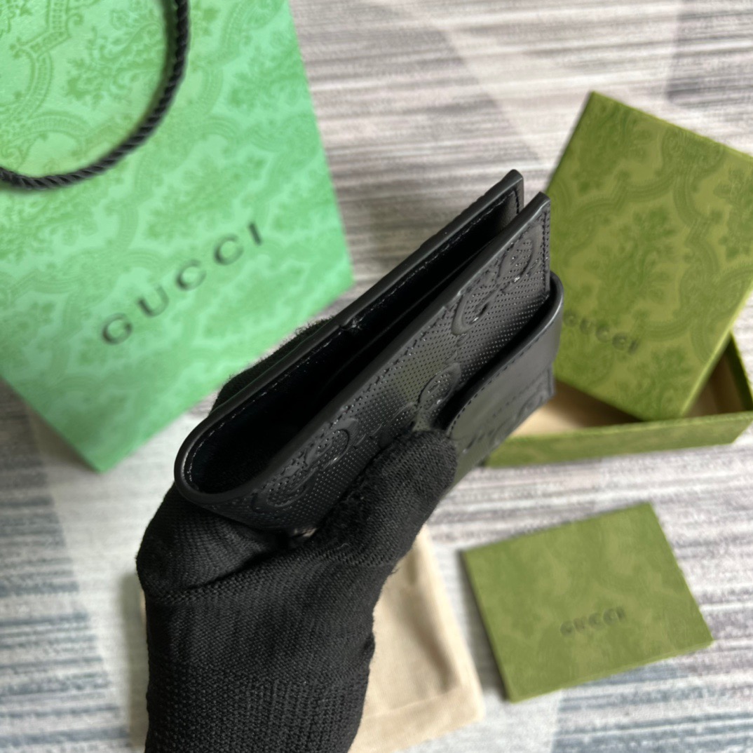 Gvc*1 GG Embossed Passport Case Black For Men 5.7in/10.5cm ‎724562 1W3AN 1000