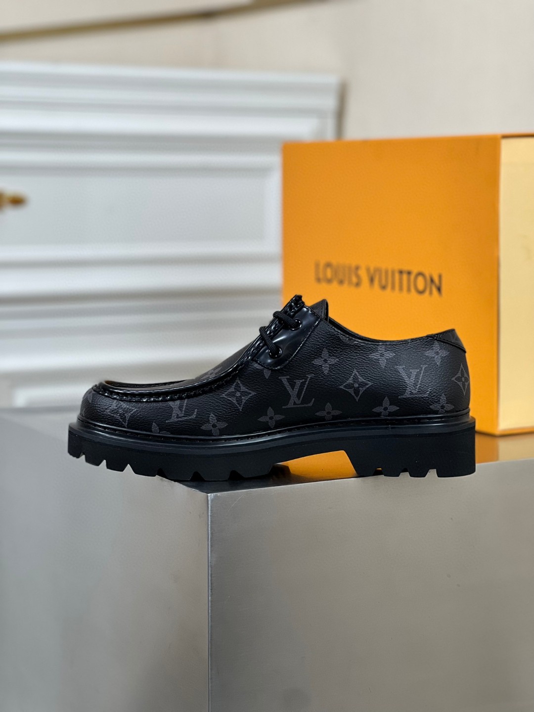 L0vis Vvtt0n LV Ranger Derby Monogram Flowers Black For Men