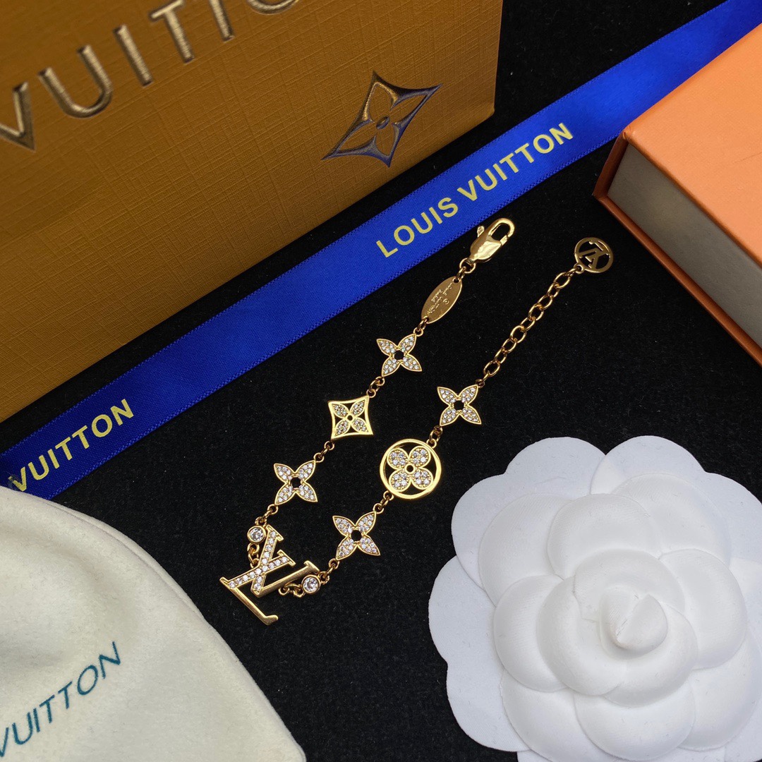 L0vis Vvtt0n LV Blossom Charms Bracelet Gold Tone For Women