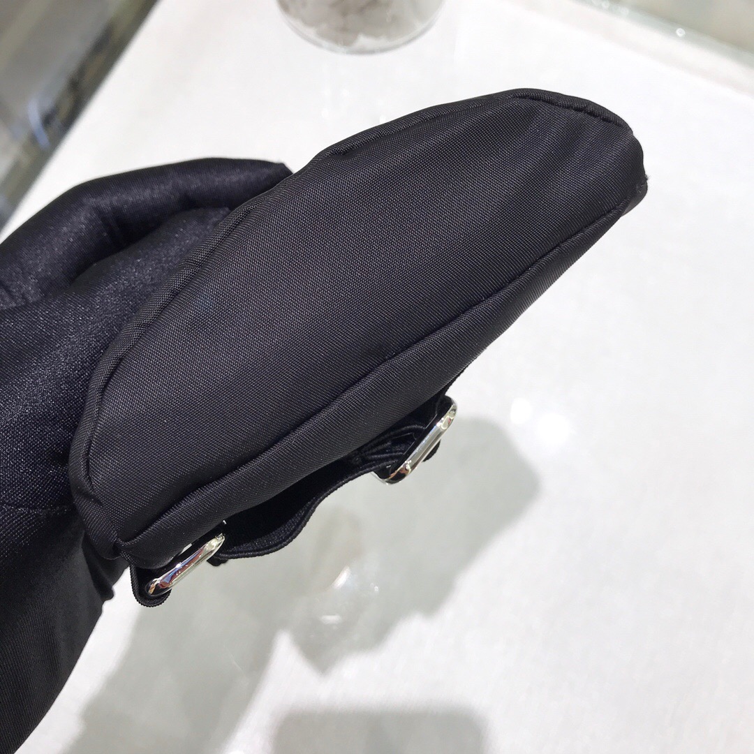 Pra*a Nylon Wristlet Clutch Bag Black/Pink/Red For Women 5.1 in/ 13 cm 2TT095_D02_F0002