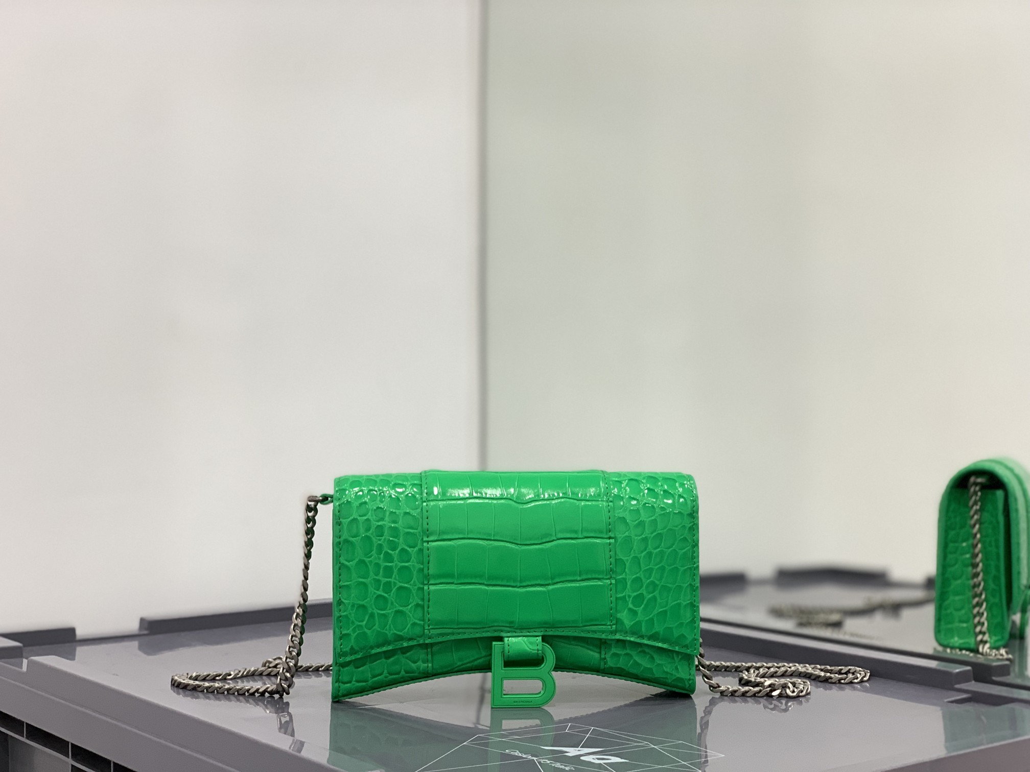 Ba1en*iaga Hourglass Wallet Silver/Grey/Gold/Green/Black For Women‎ 7.6in/19cm 6560502UDF71000