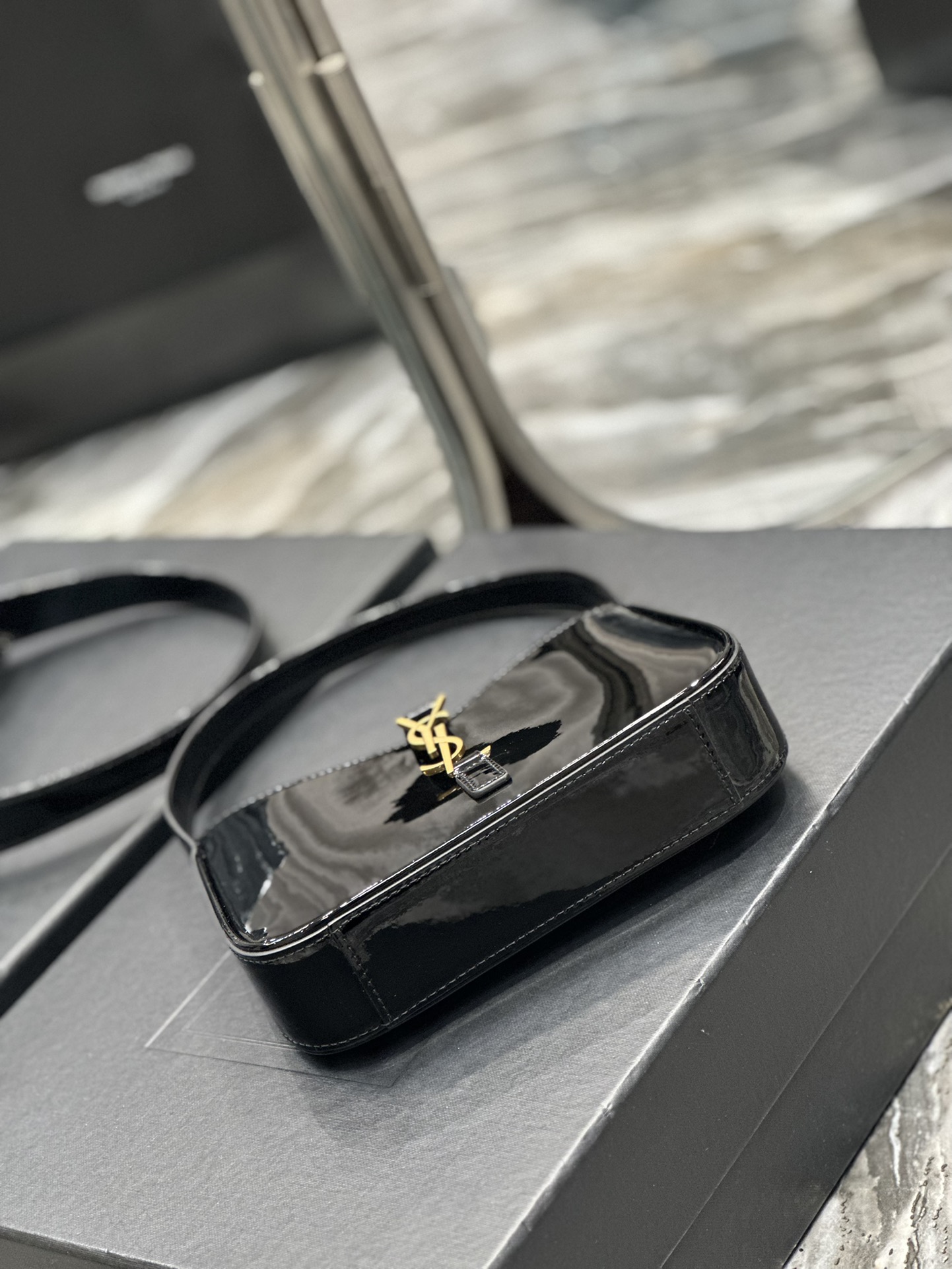 Sa1nt Lau*nt Le 5 A 7 Mini Black For Women‎ 7.5in/19cm 7103180UF0W1000