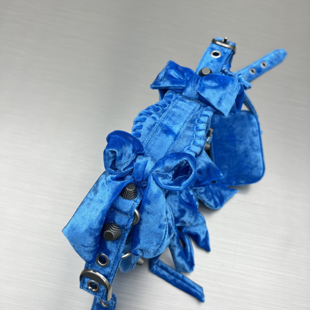 Ba1en*iaga Le Cagole XS Shoulder Bag Blue For Women‎ 10.2in/25.9cm