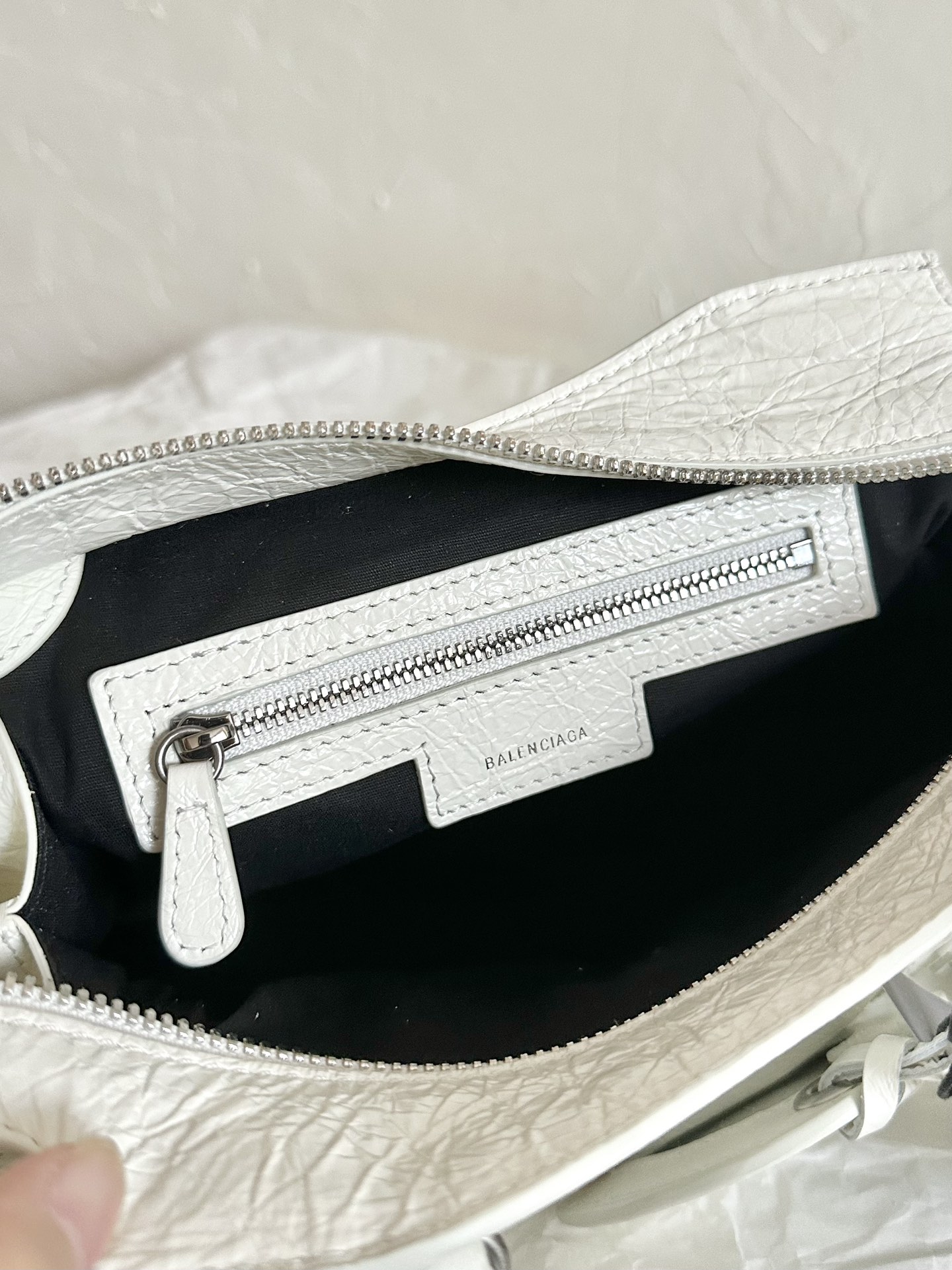Ba1en*iaga Neo Cagole City Small Handbag White/Silver For Women‎ 10.5in/27cm 222342F046015
