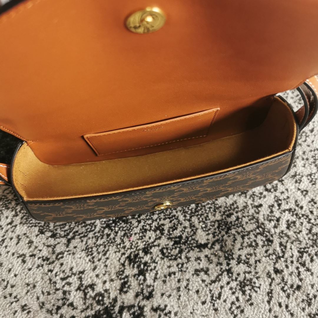 Ce1i*e Clutch On Strap Tabou In Triomphe Canvas Brown For Women‎ 7in/18cm 10I592DQ2.04LU