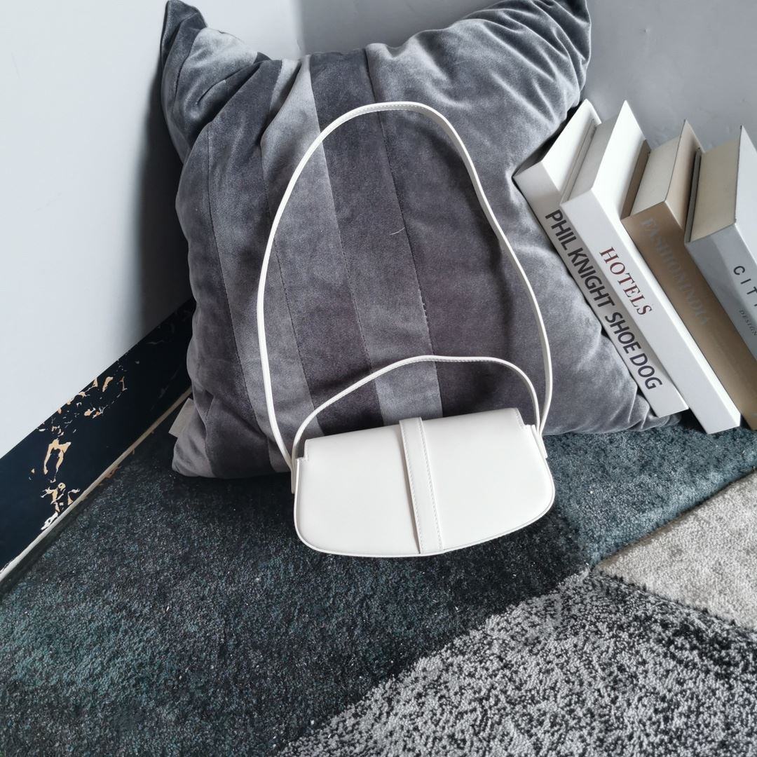 Ce1i*e Clutch On Strap Tabou In Triomphe Smooth White/Brown/Black For Women‎ 7in/18cm 10I593DQ1.01CK