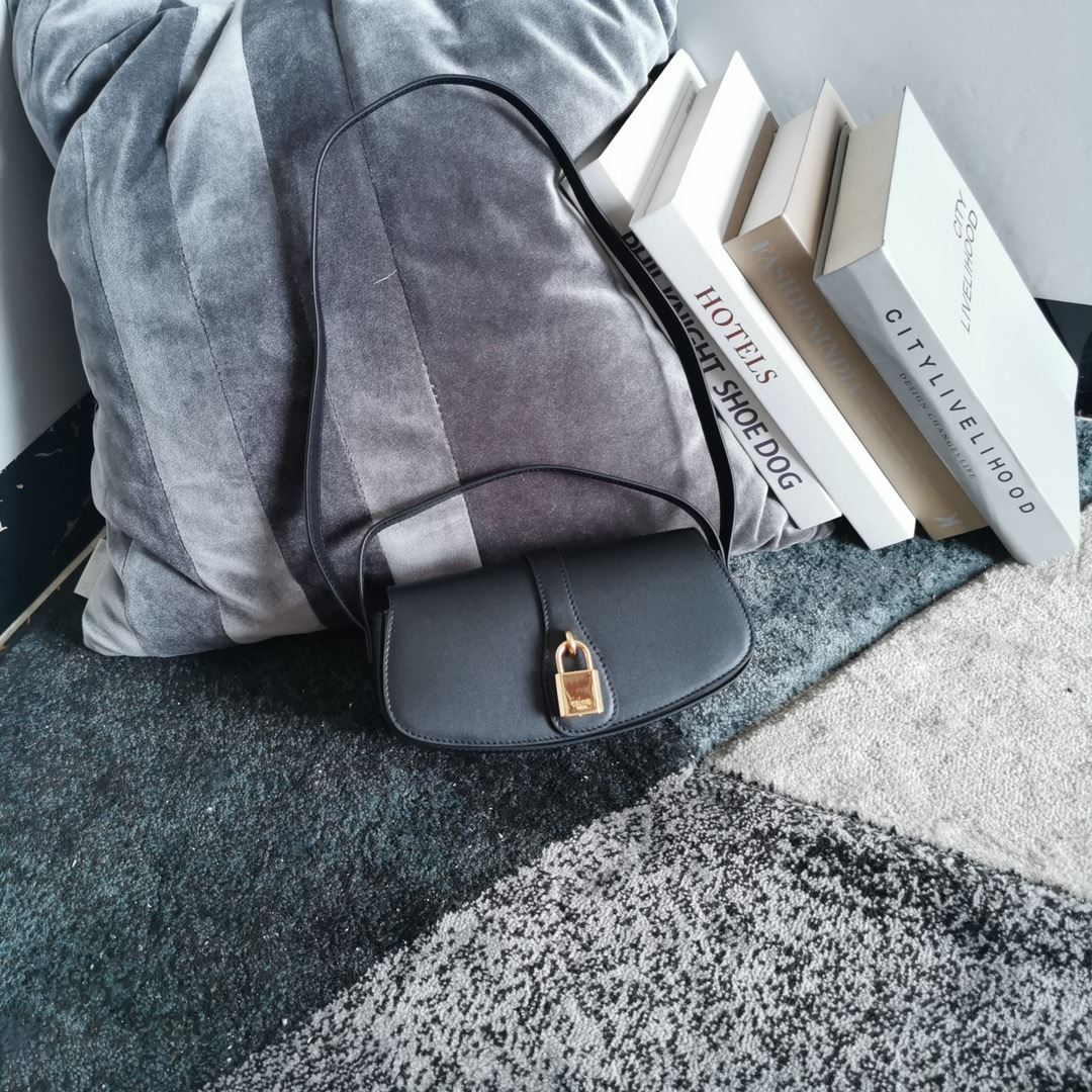 Ce1i*e Clutch On Strap Tabou In Triomphe Smooth White/Brown/Black For Women‎ 7in/18cm 10I593DQ1.01CK