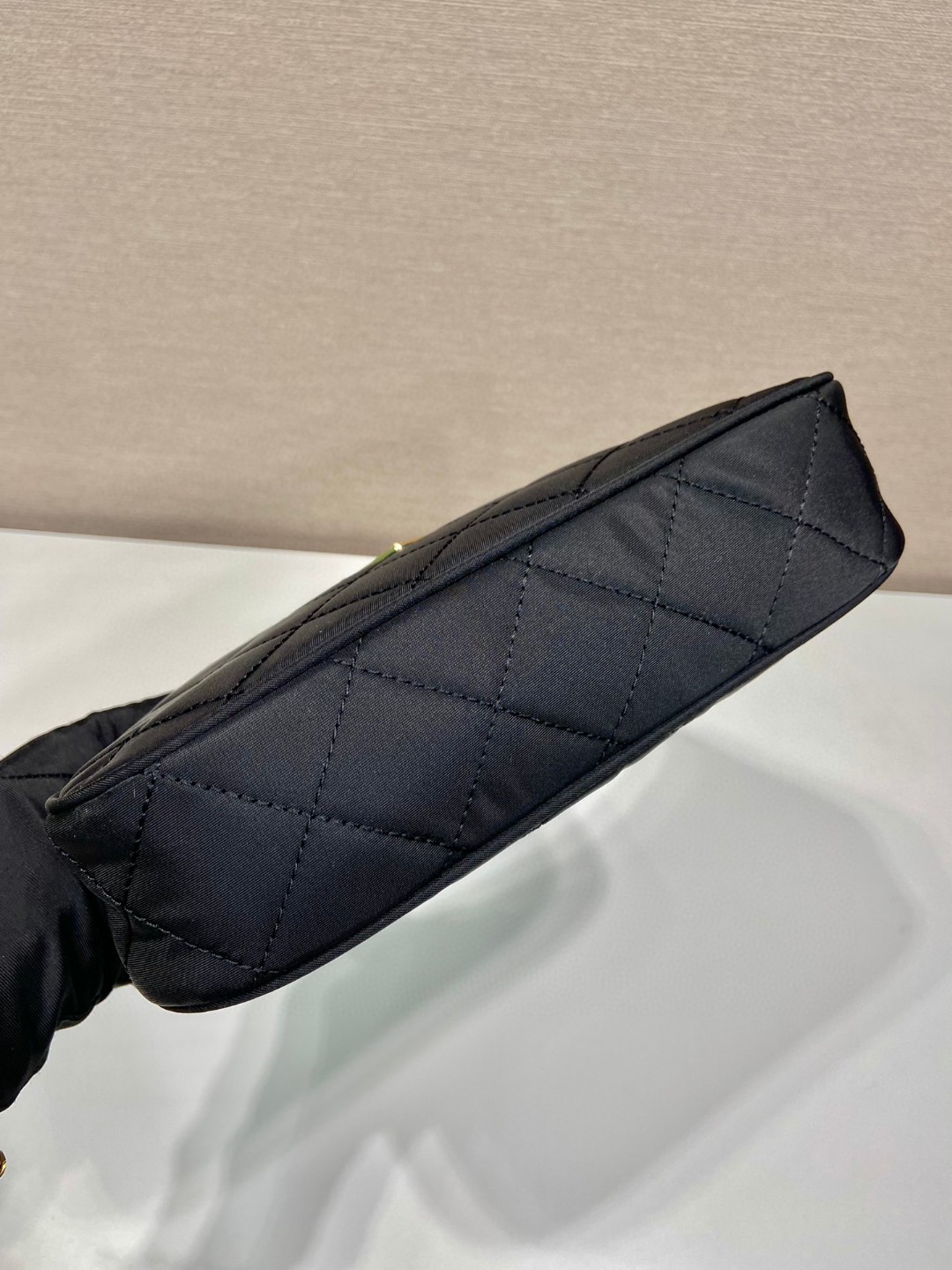 Pra*a Contenitore Maniglia Tessutu Quilted Shoulder Bag Black For Women 9.1 in / 23 cm