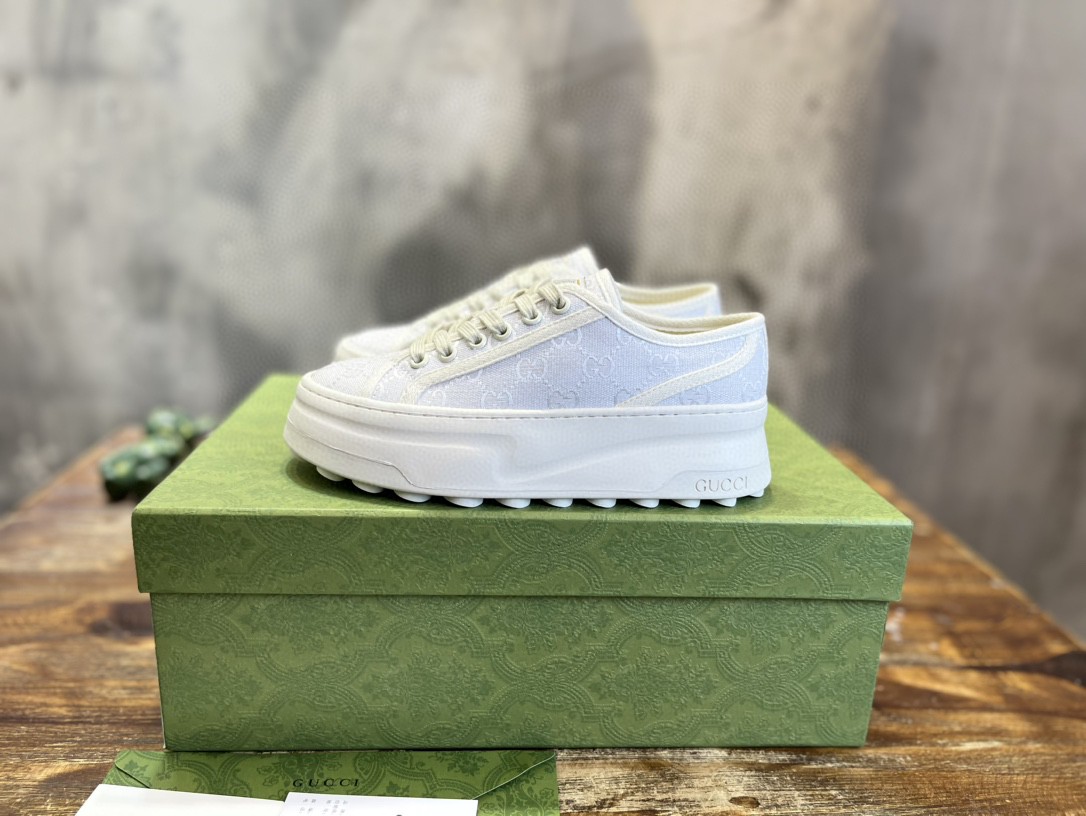 Gvc*1 Low-Cut Sneaker Light Blue For Women