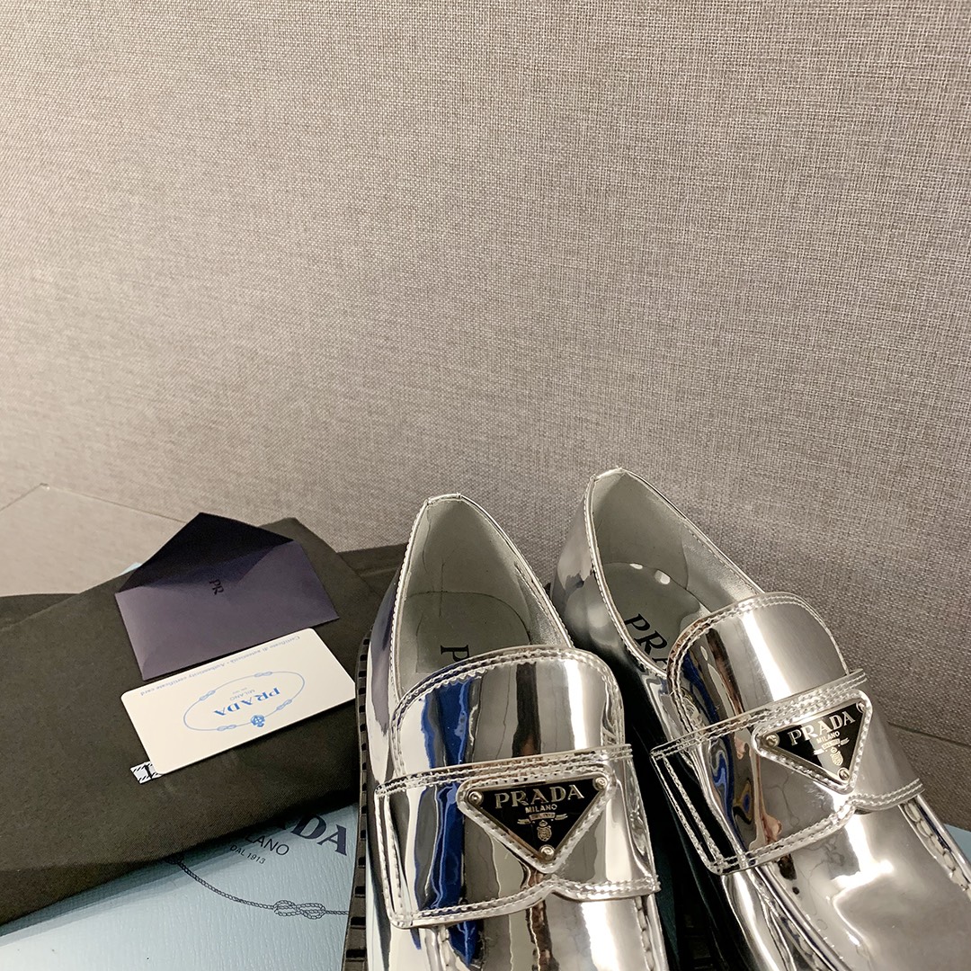 Pra*a Metallic Loafers Sliver Tone For Women 1.9 in/ 5cm 1D246M_3AU1_F0118_F_B050