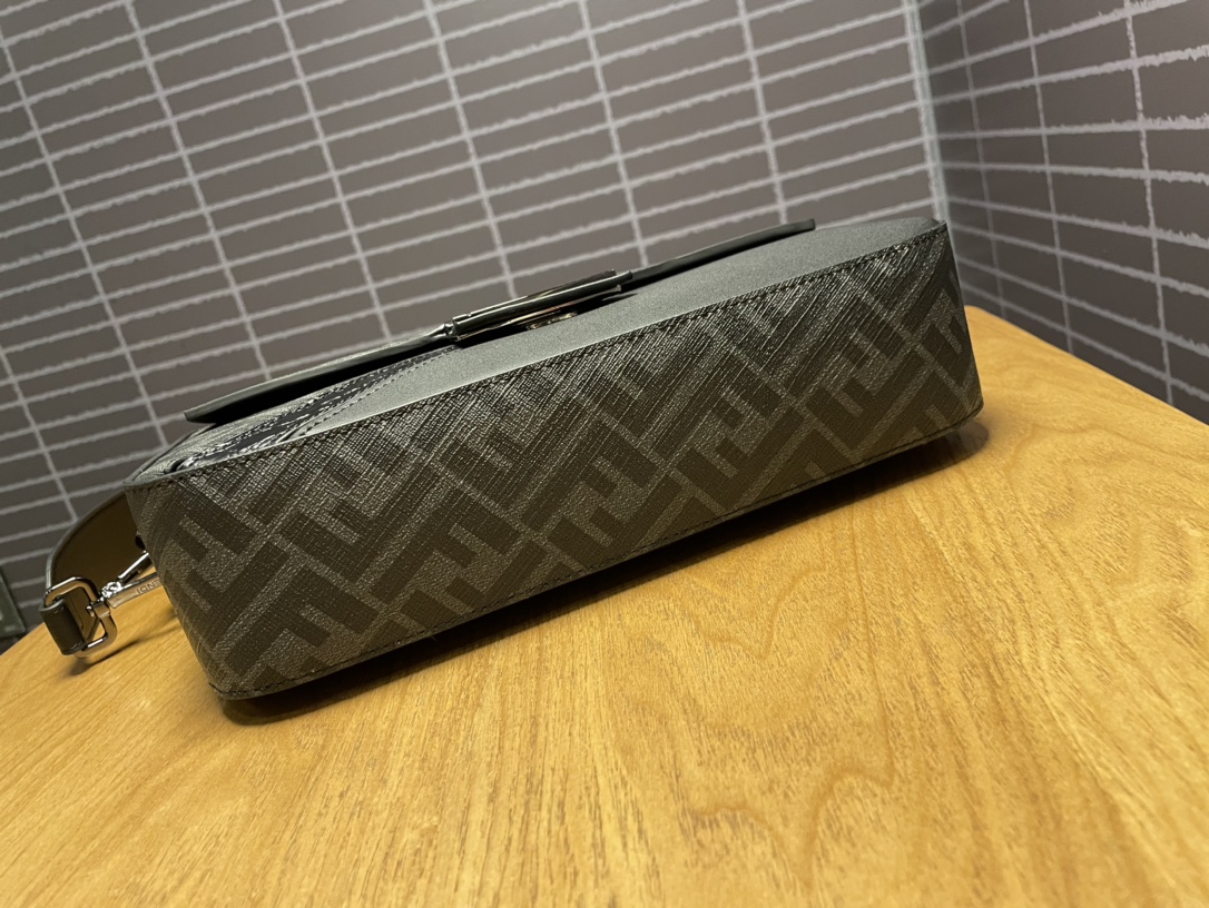 F**di Baguette FF Fabric And Exotic Bag Black For Women 10.5 in/27cm 7VA572ALWIF1DYM