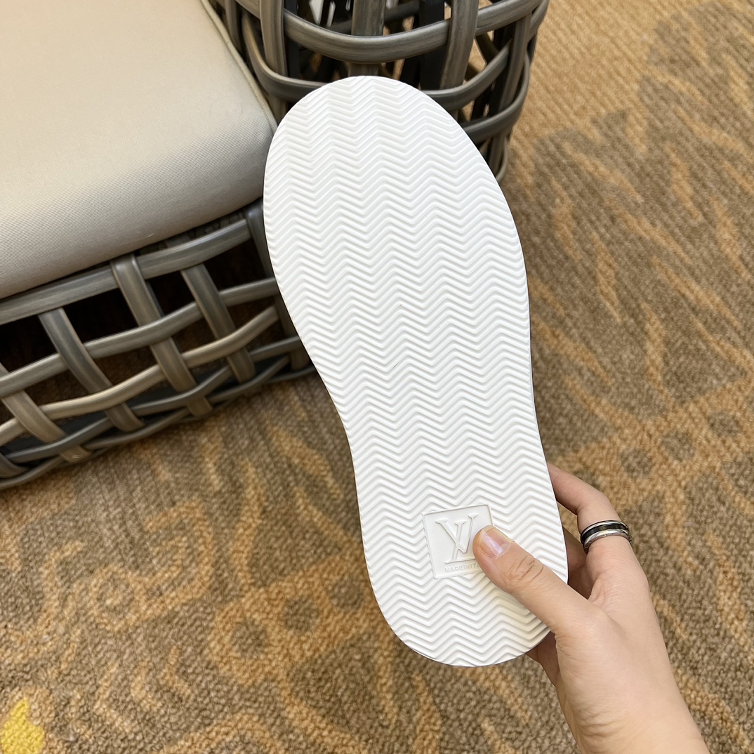 L0vis Vvtt0n Beverly Hills Slip On Black For Men 1A9ZP1