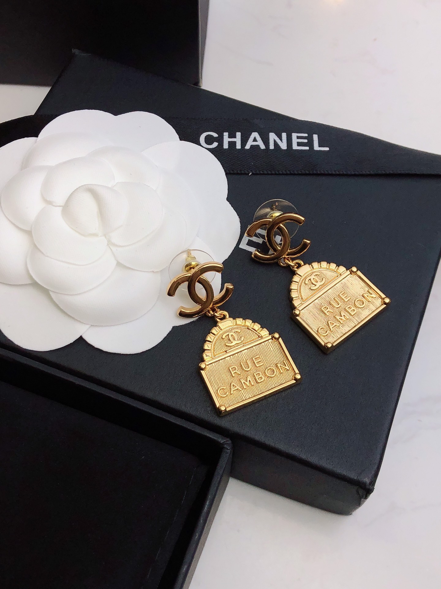 Ch**el Bag Shape Earrings Gold For Women