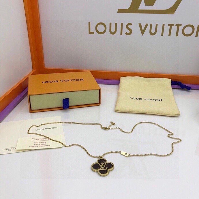 L0vis Vvtt0n Black Four Petal Flower Necklace Gold Tone For Women