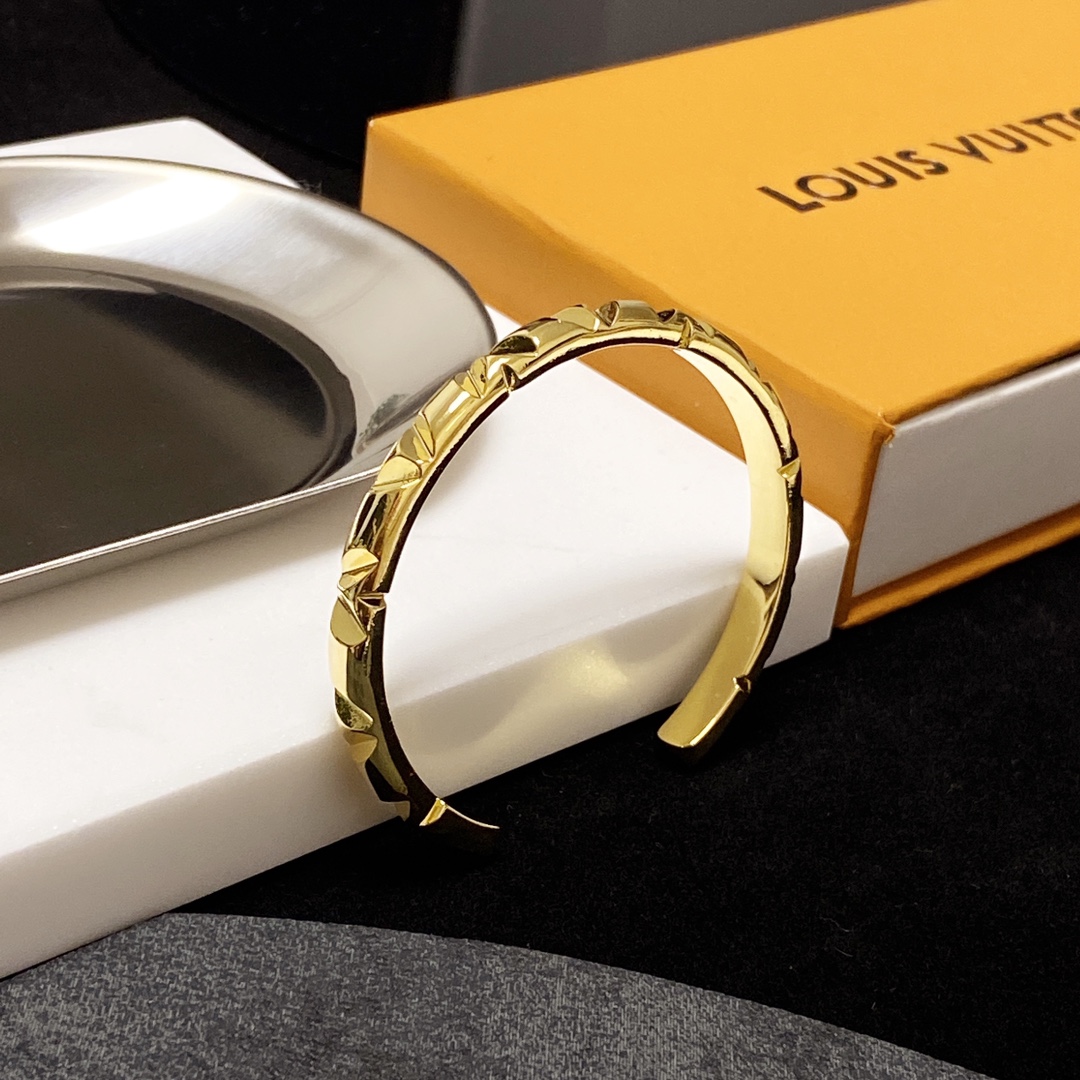 L0vis Vvtt0n Bracelet Gold For Women