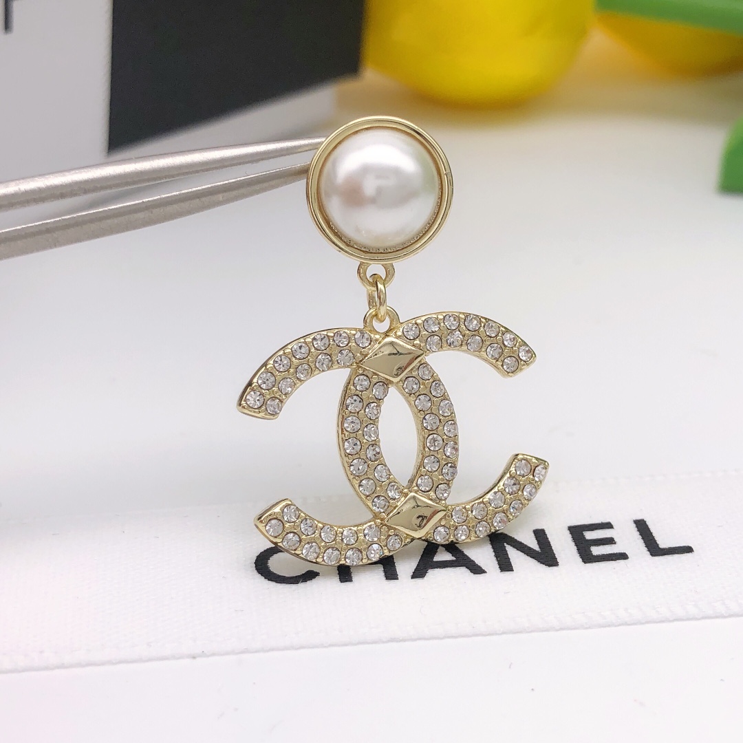 Ch**el C-Shaped Earrings Gold For Women