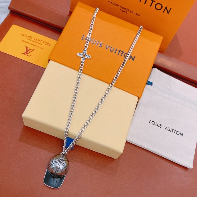 L0vis Vvtt0n Hat Necklace Silver For Women