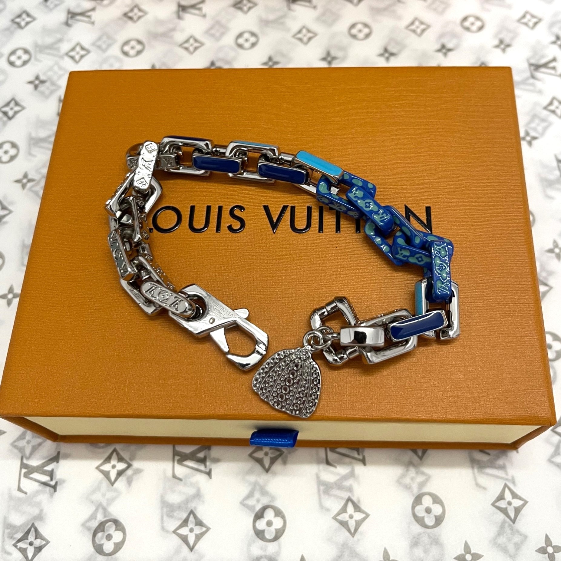 LV x YK Paradise Chain Bracelet Blue For Men M0977L