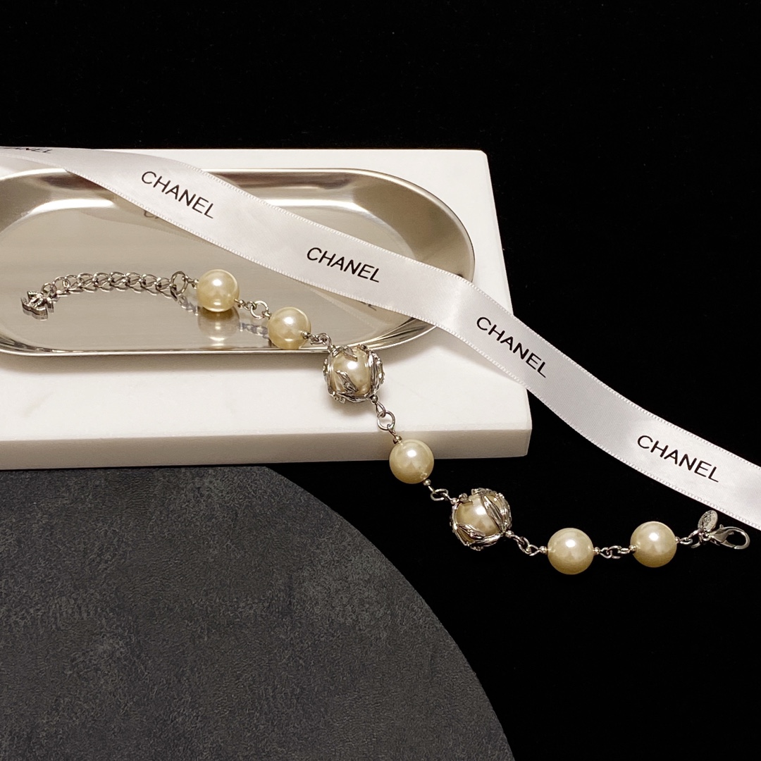 Ch**el Pearl Bracelet Beige For Women