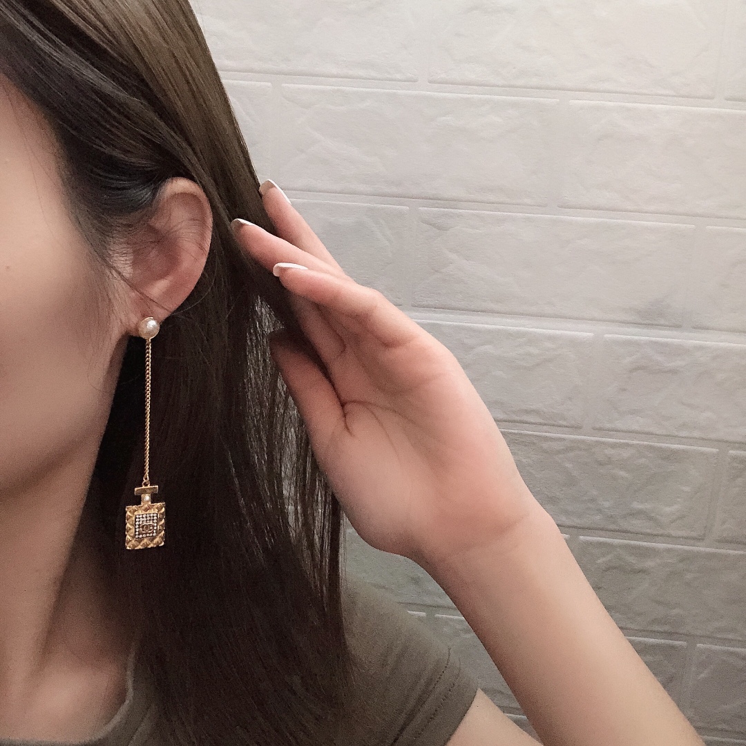 Ch**el Perfume Bottle Heart Earrings Gold For Women