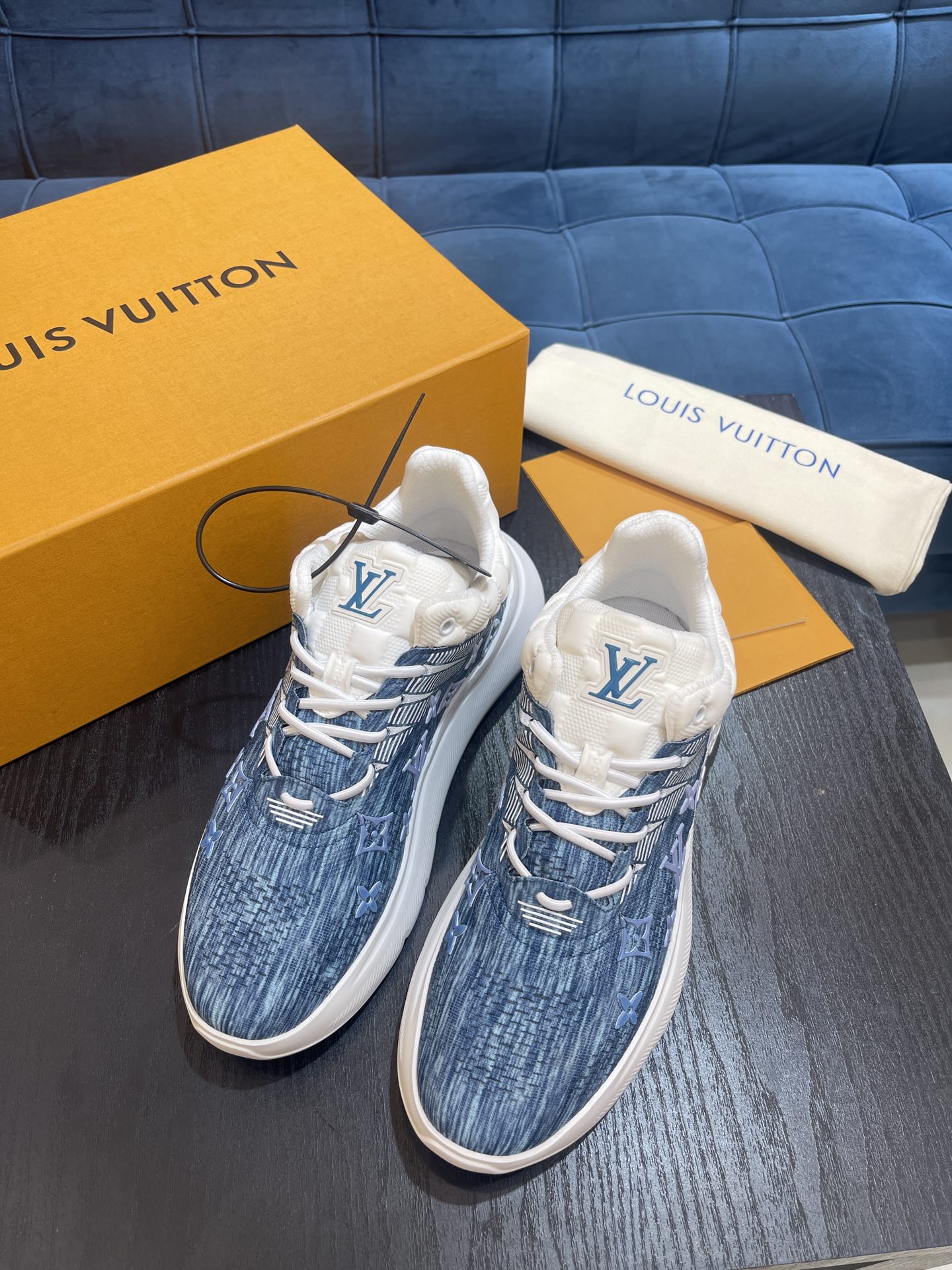 L0vis Vvtt0n Show Up Sneaker Blue For Men 1AA48E