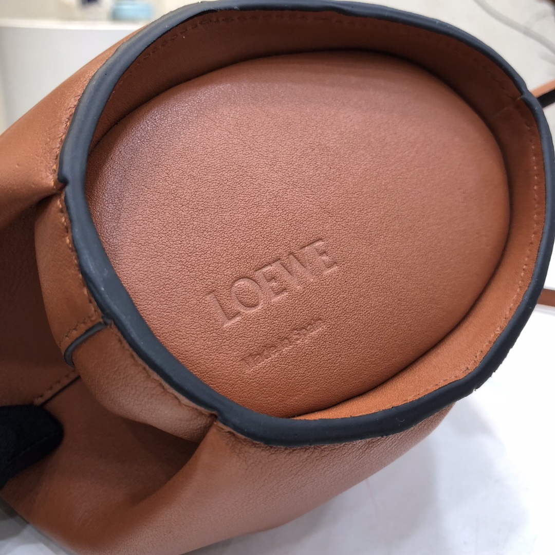 L0ew* Elephant Bag Black/Brown For Women 7.1in / 18cm