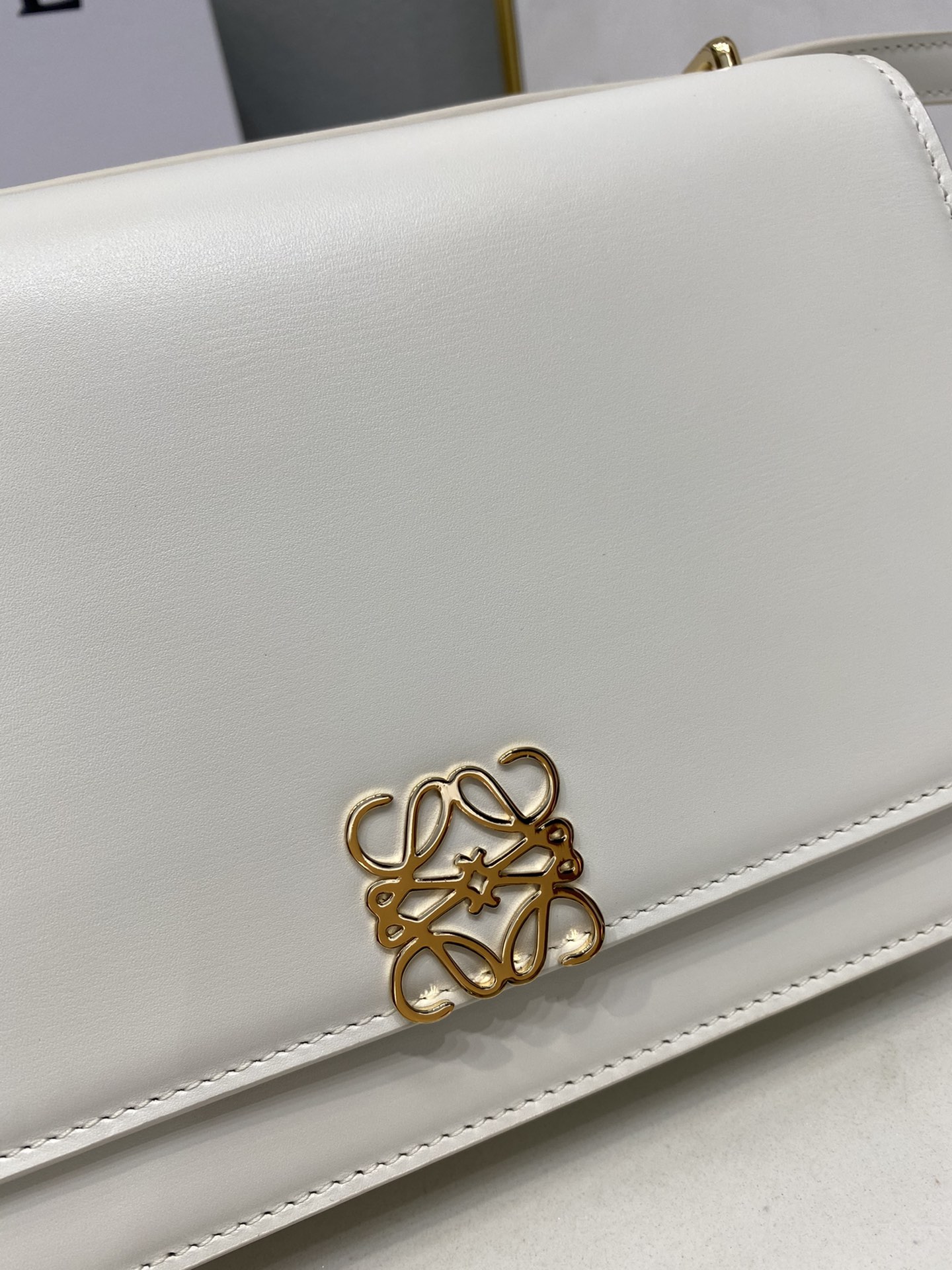 L0ew* Goya Bag Black/White/Brown For Women 8.9in / 22.5cm A896N01X03