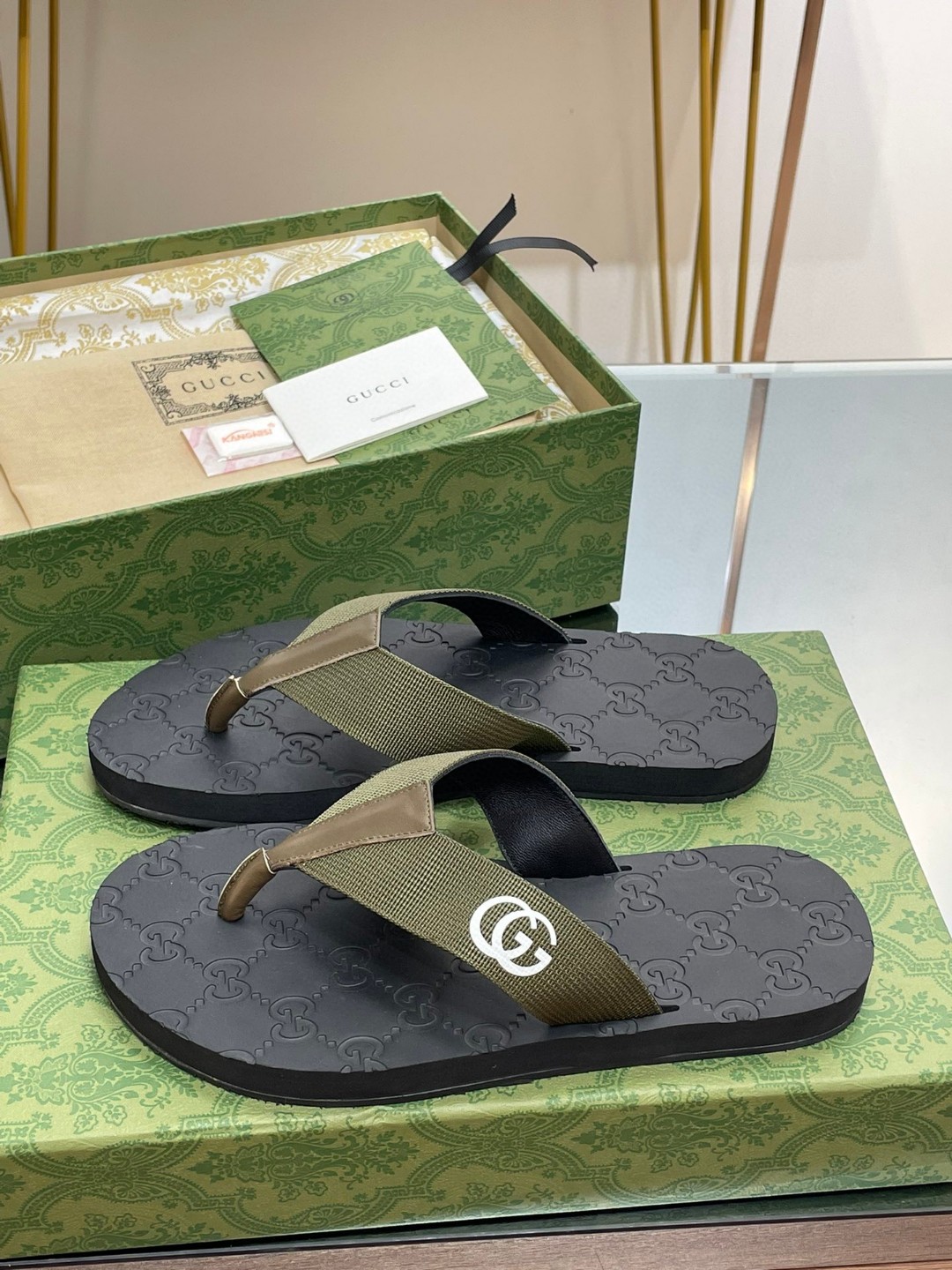 Gvc*1 Thong Sandal Green For Men