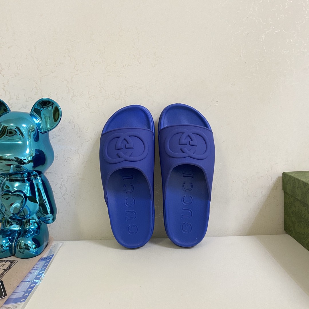 Gvc*1 Interlocking G Slide Sandal Blue For Men