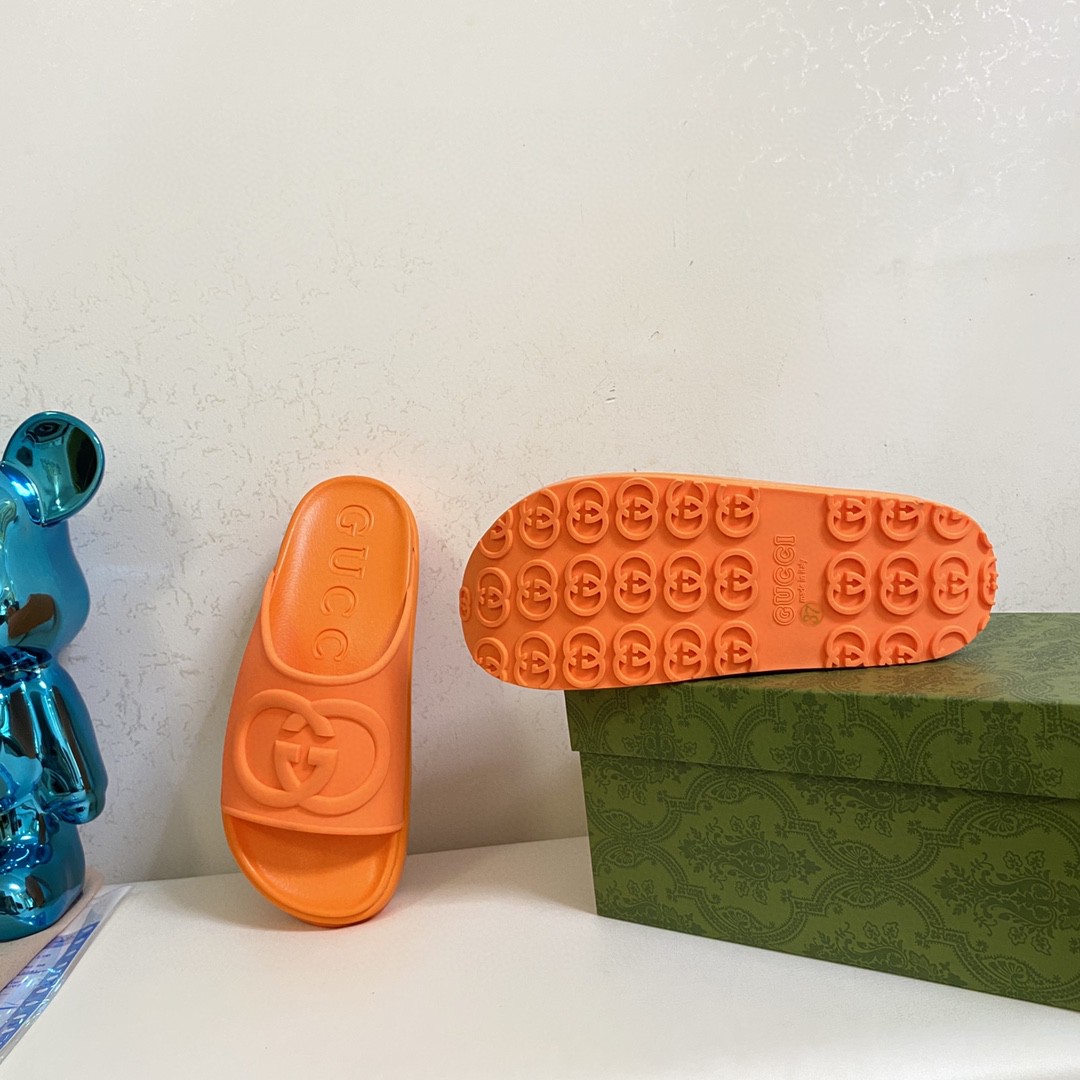 Gvc*1 Interlocking G Slide Sandal Orange For Men
