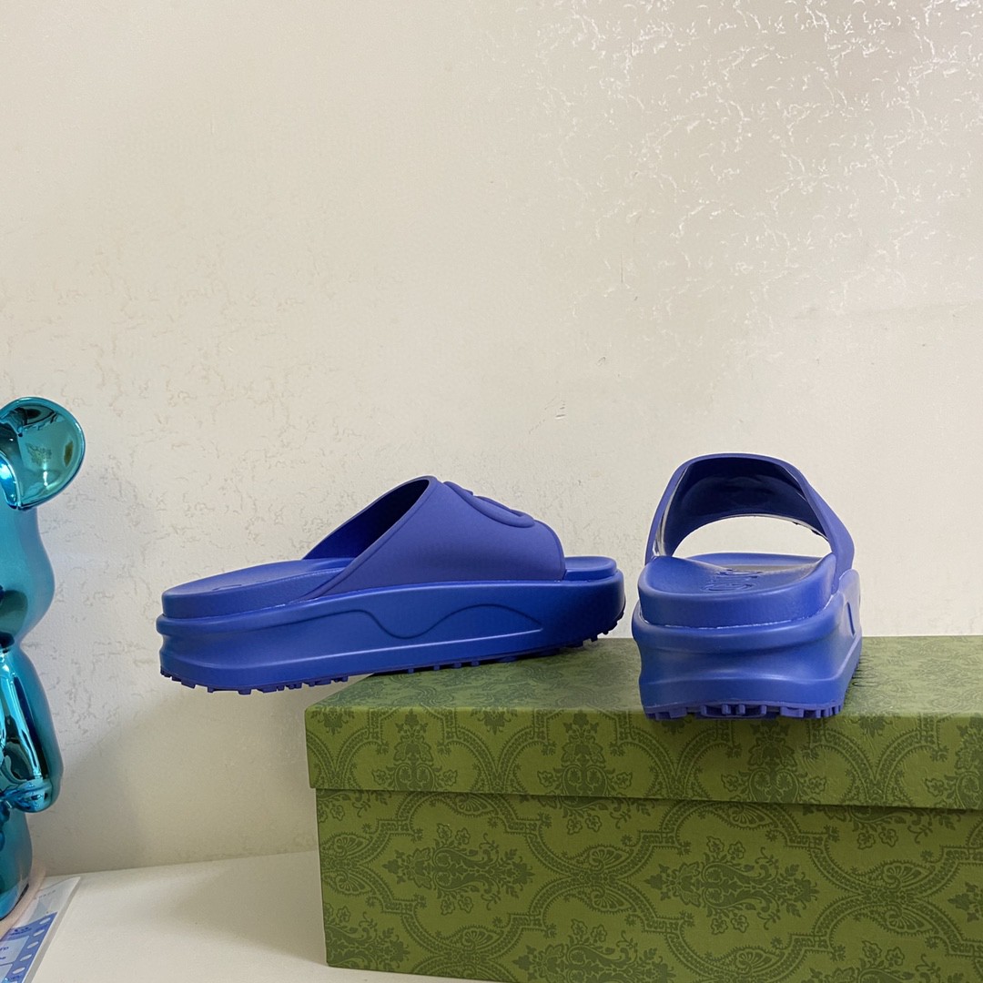 Gvc*1 Interlocking G Slide Sandal Blue For Men