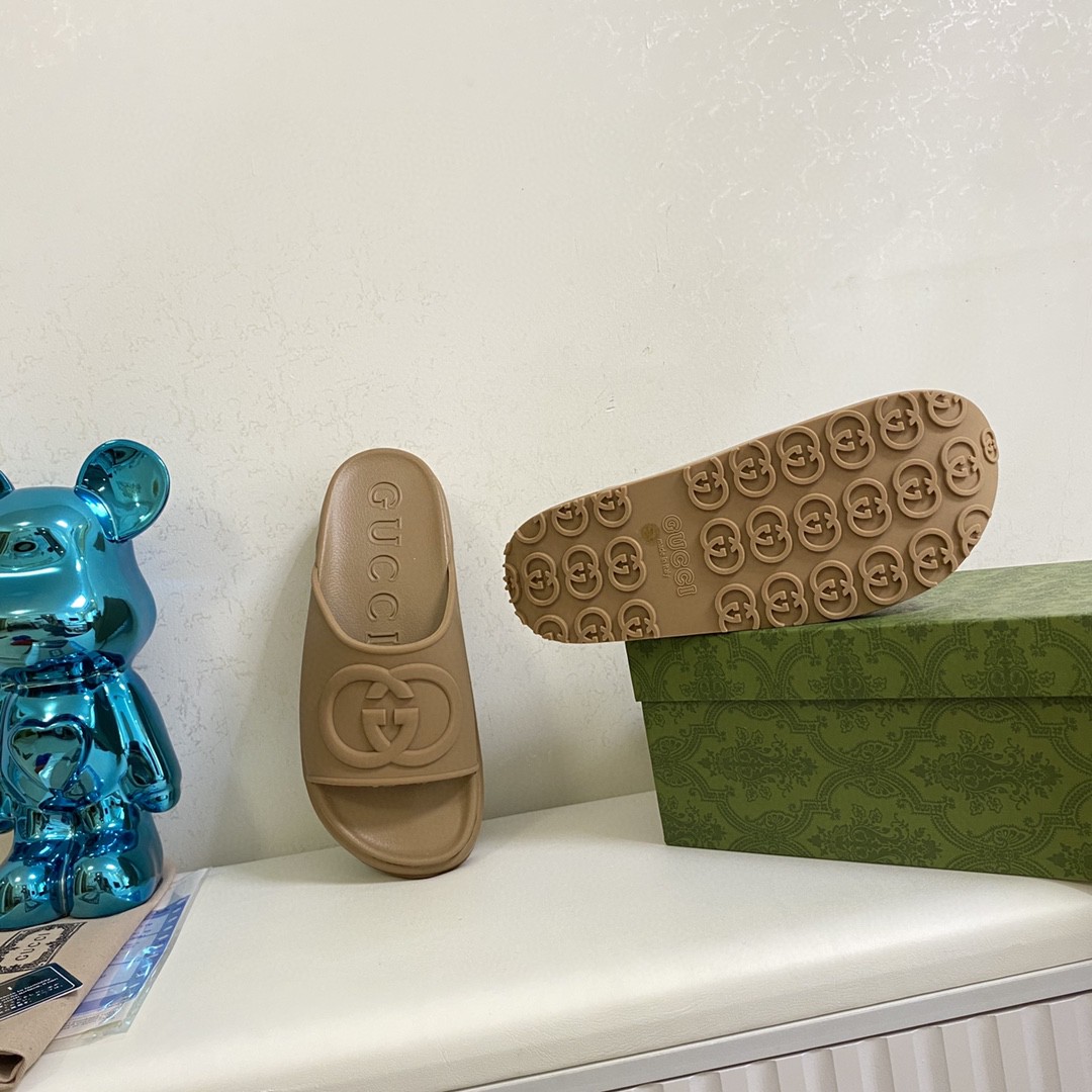 Gvc*1 Interlocking G Slide Sandal Green For Men 692380 JF000 3727