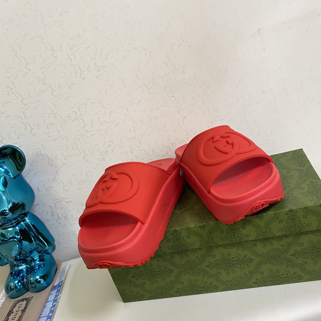 Gvc*1 Interlocking G Slide Sandal Red For Men