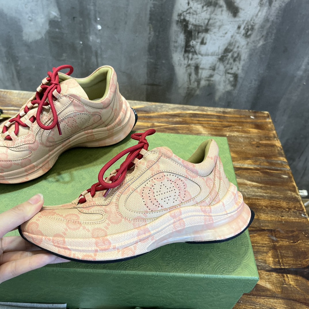 Gvc*1 Run Sneaker Beige For Men