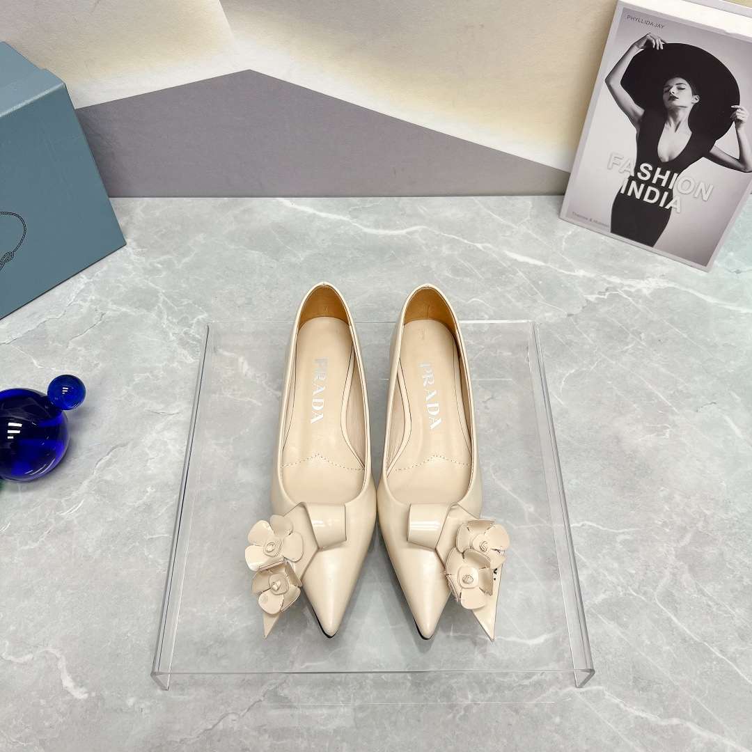 Pra*a Patent Pumps Cream For Women