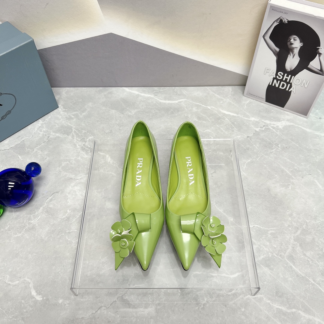 Pra*a Patent Pumps Green For Women