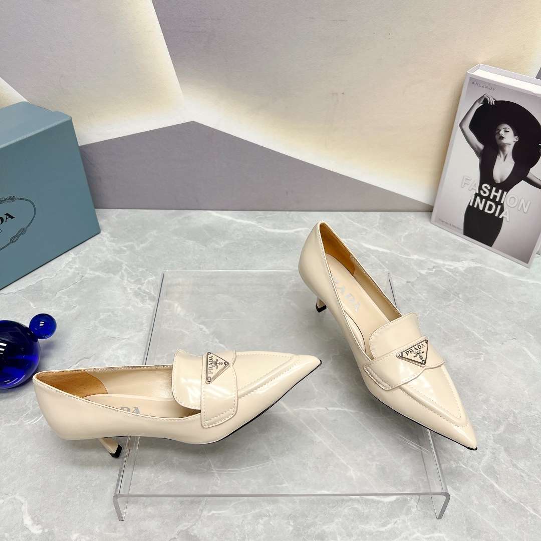 Pra*a Patent Pumps Cream For Women