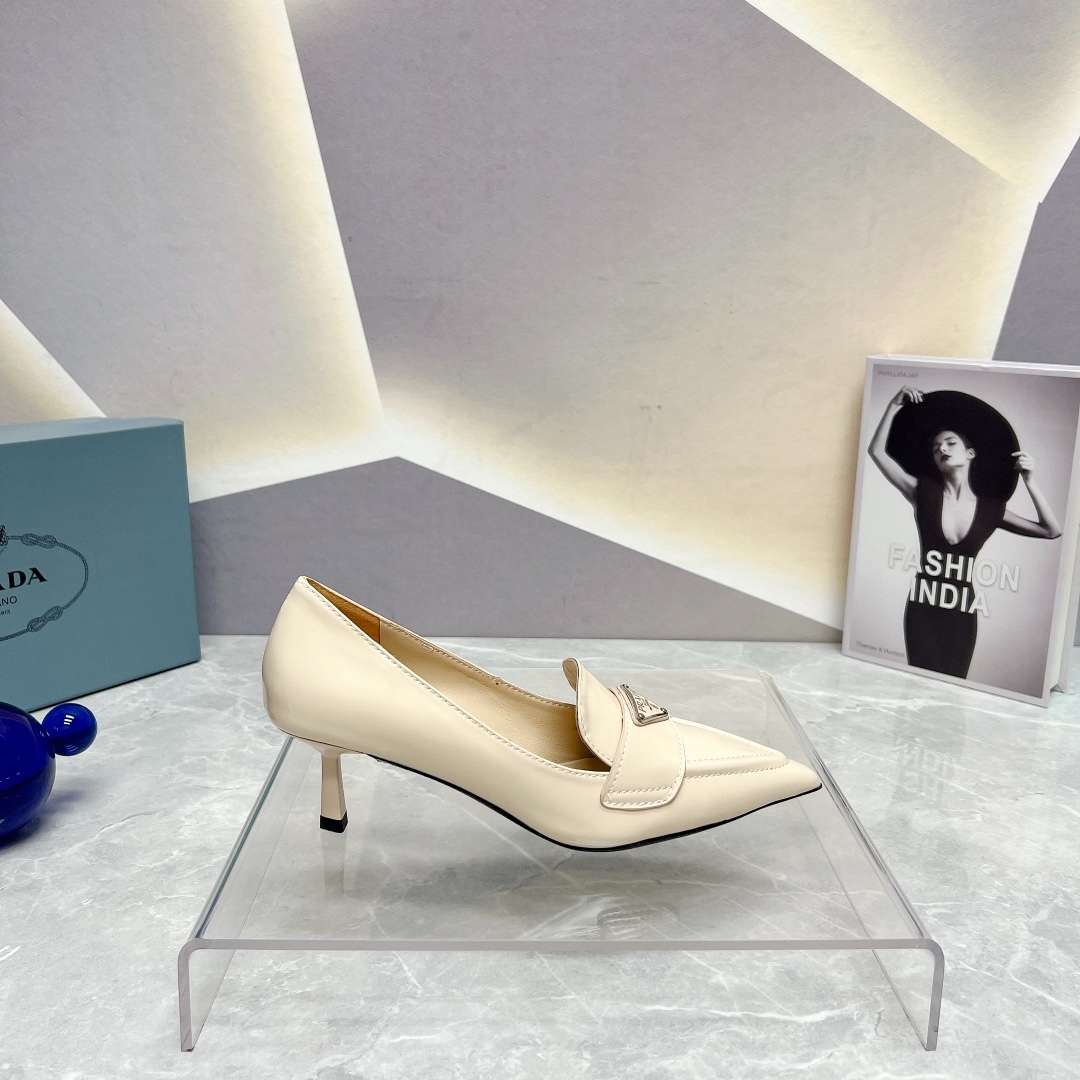 Pra*a Patent Pumps Cream For Women