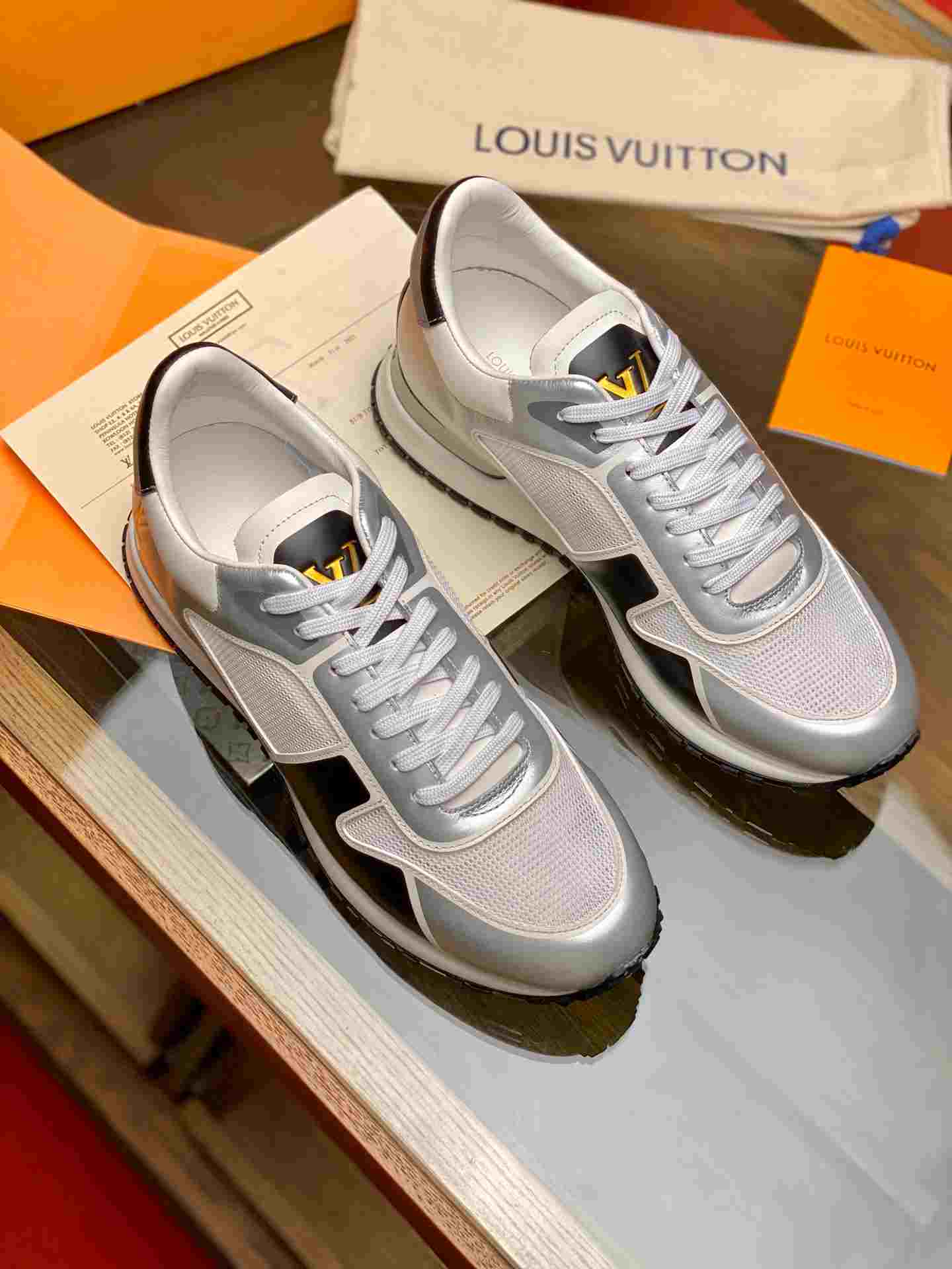 L0vis Vvtt0n Run Away Sneaker Silver For Men