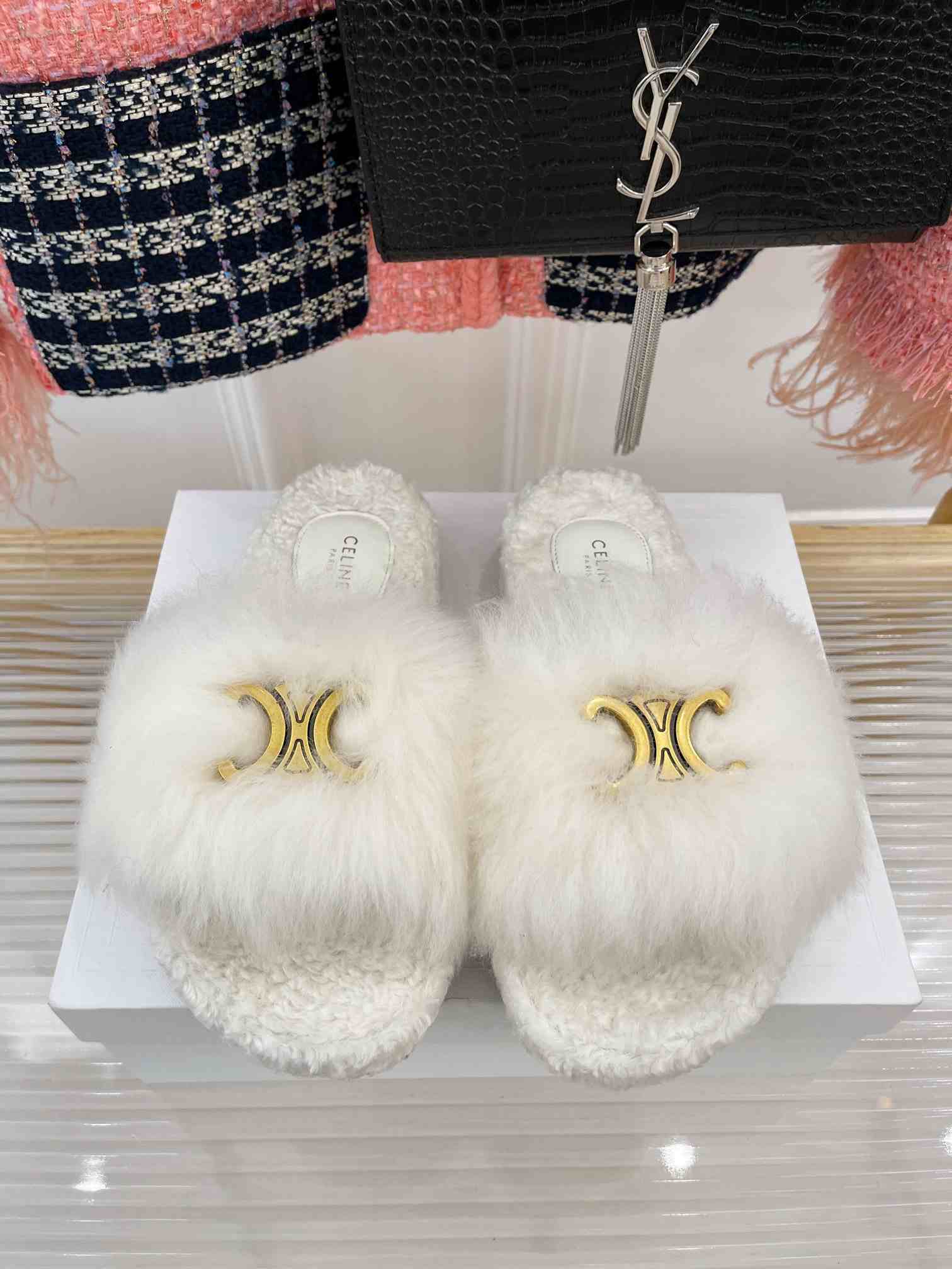 Ce1i*e Clea Triomphe Slide With Fur White For Women