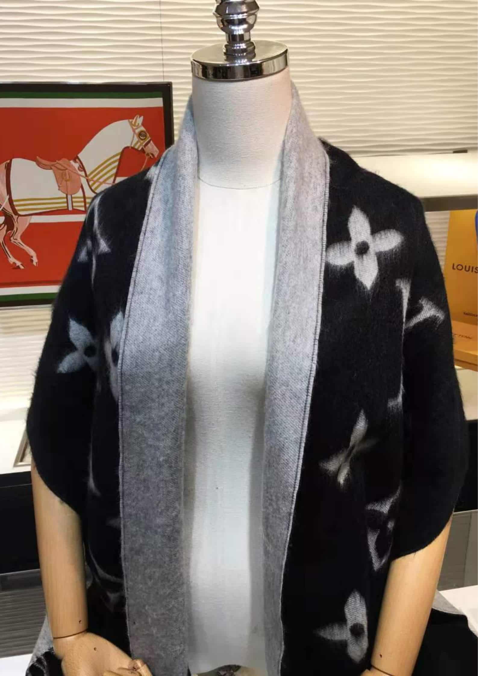 L0vis Vvtt0n Reykjavik Scarf Black For Women M71040