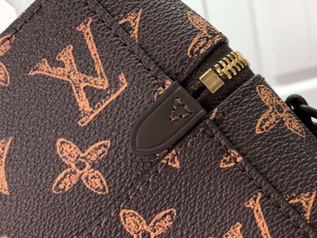 L0vis Vvtt0n Vertical Box Trunk Bag Monogram Brown For Women 8.6in/22cm