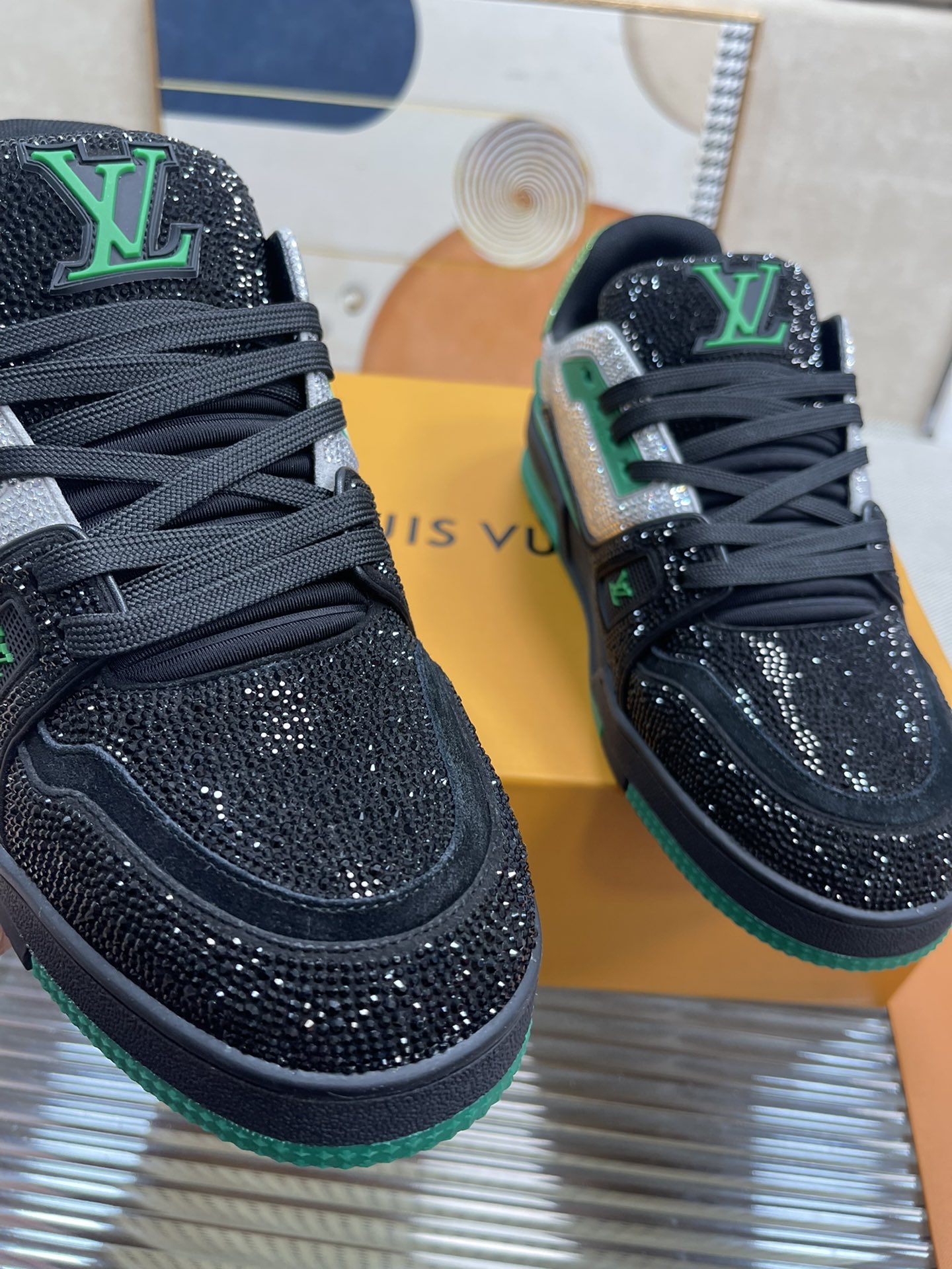 L0vis Vvtt0n Trainer Sneaker LV Black For Women