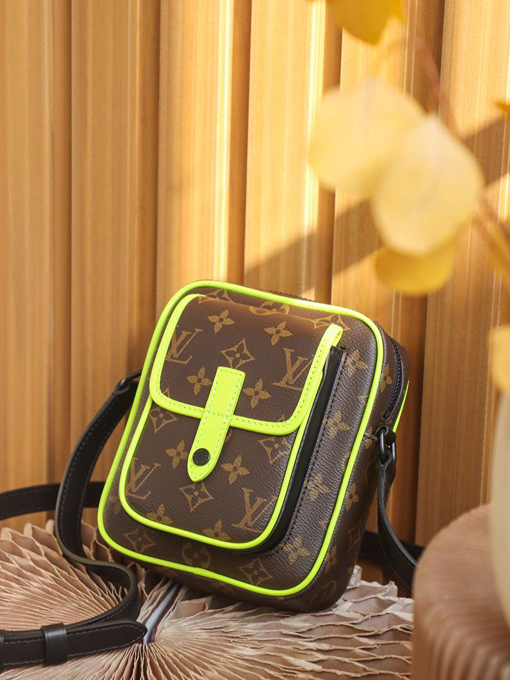 L0vis Vvtt0n Christopher Wearable Wallet Brown For Men 17cm / 6.7in M80793