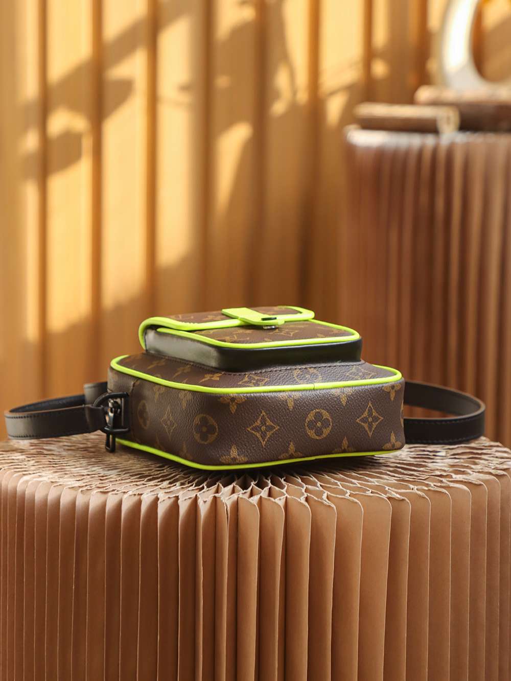 L0vis Vvtt0n Christopher Wearable Wallet Brown For Men 17cm / 6.7in M80793