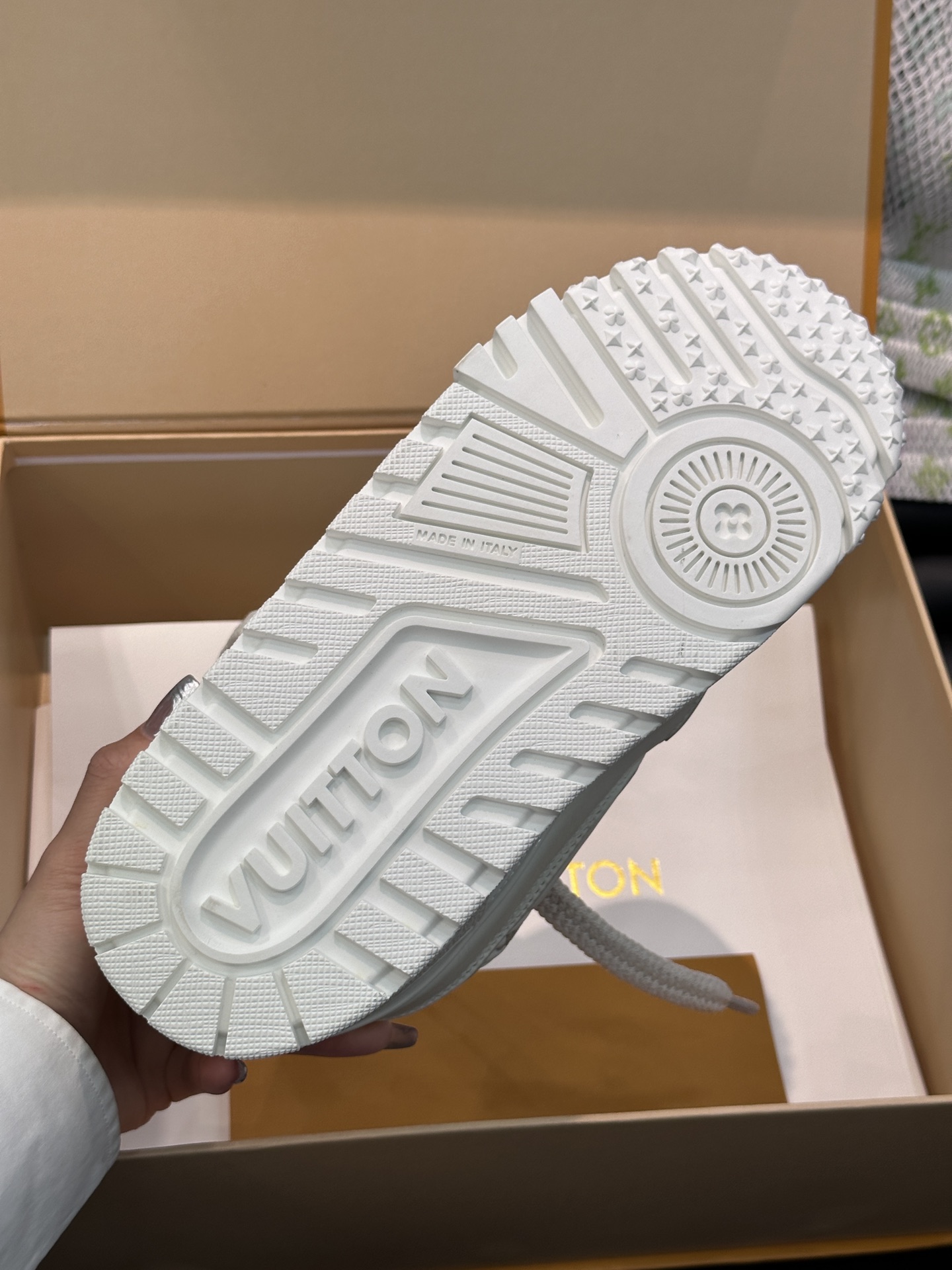 L0vis Vvtt0n Trainer Maxi Sneaker LV White For Women