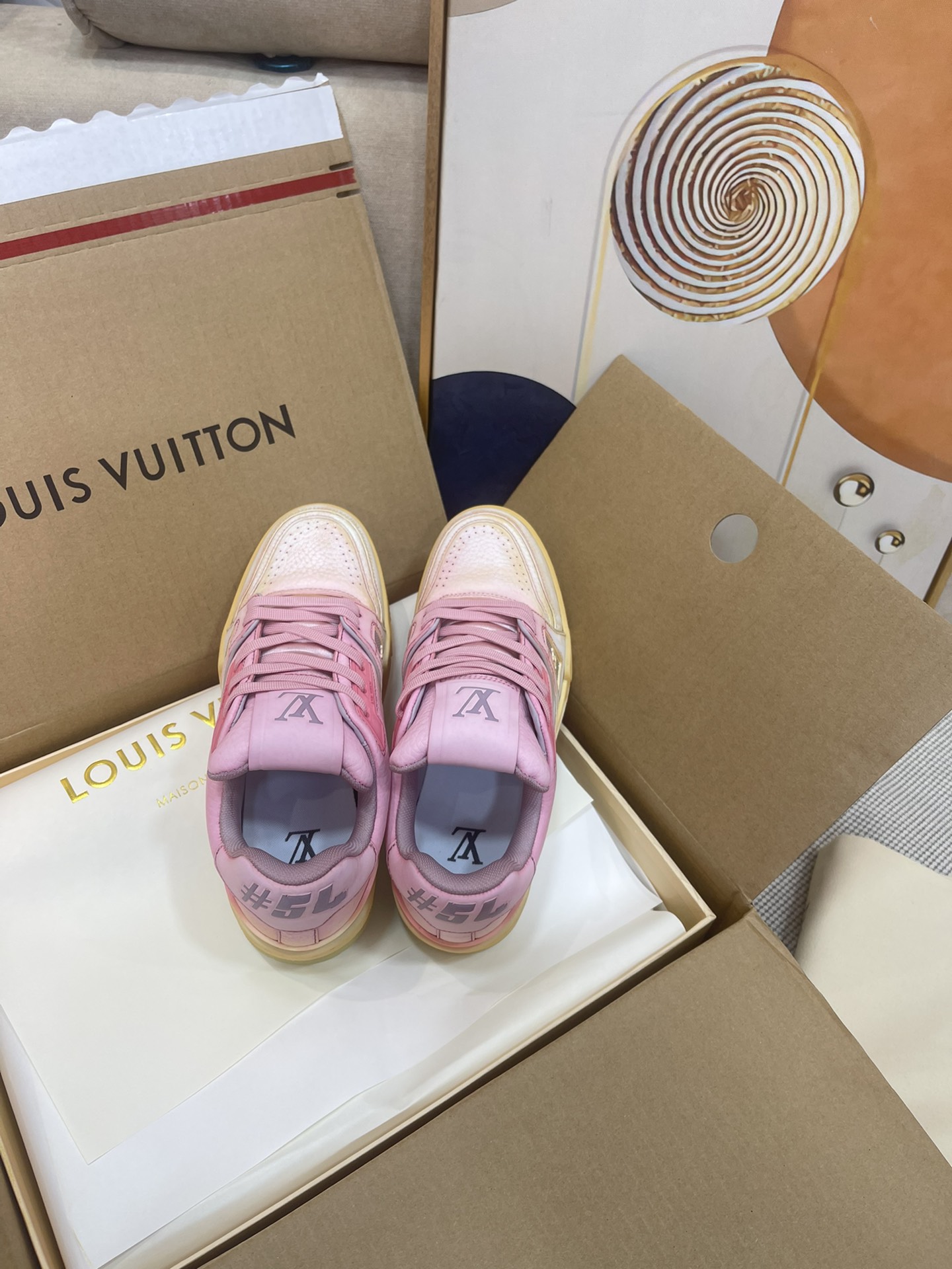 L0vis Vvtt0n Trainer Sneaker LV Pink For Women