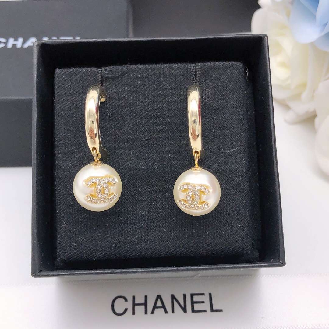 Ch**el C-Shaped Rhinestone Earrings Gold For Women