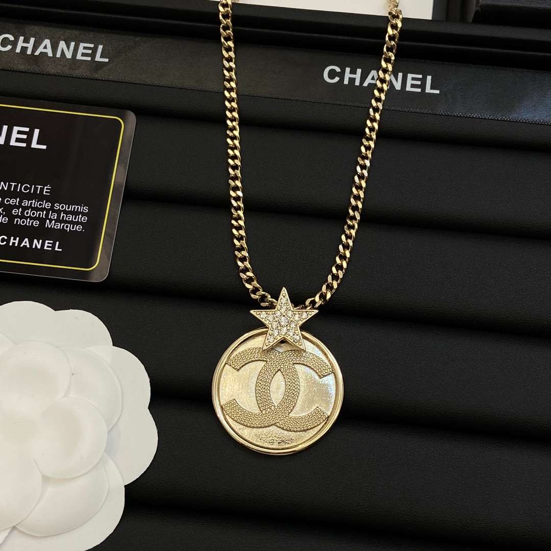 Ch**el CC Circle Necklace Gold For Women